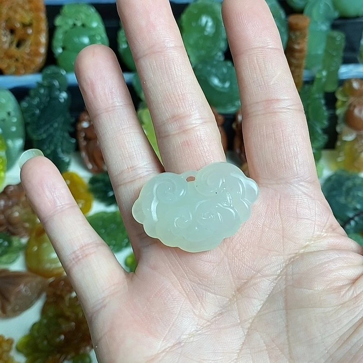 未镶嵌蛇纹石玉颈饰