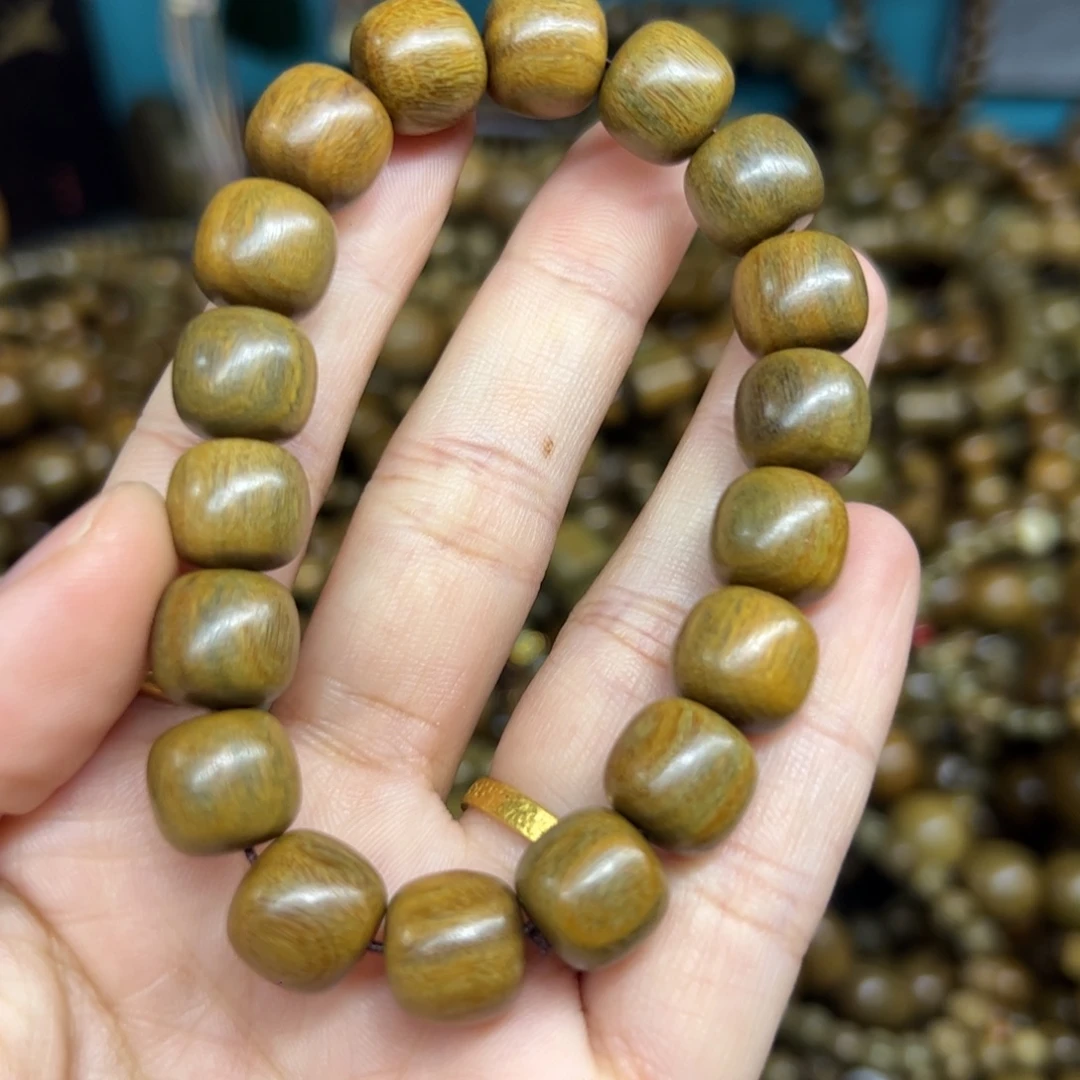 维腊木（绿檀）无事牌