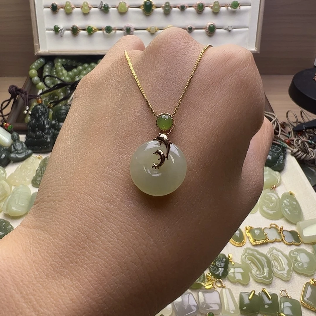 和田玉银S925镶嵌吊坠(赠链)