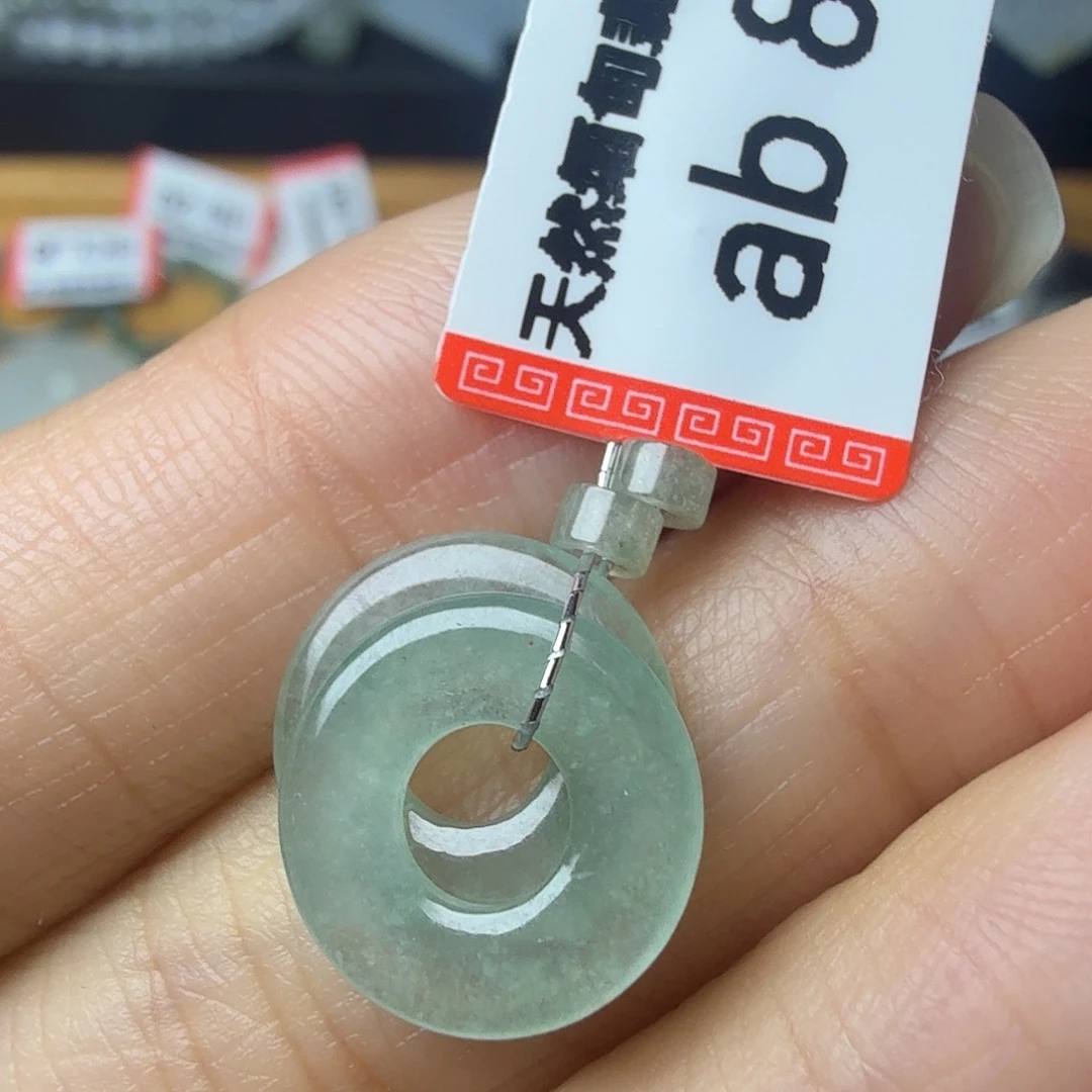 翡翠未镶嵌颈饰天然缅甸翡翠A货