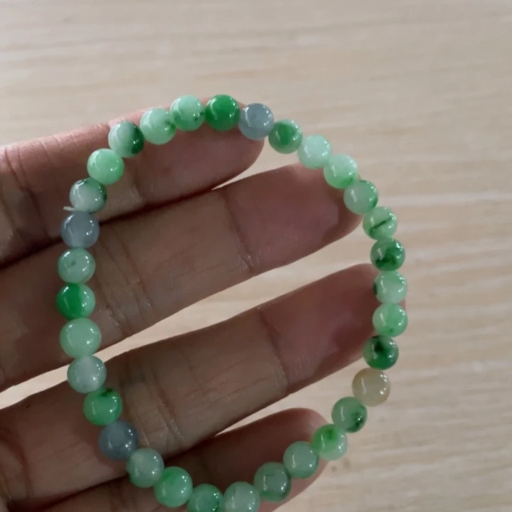 定制翡翠未镶嵌八*妹