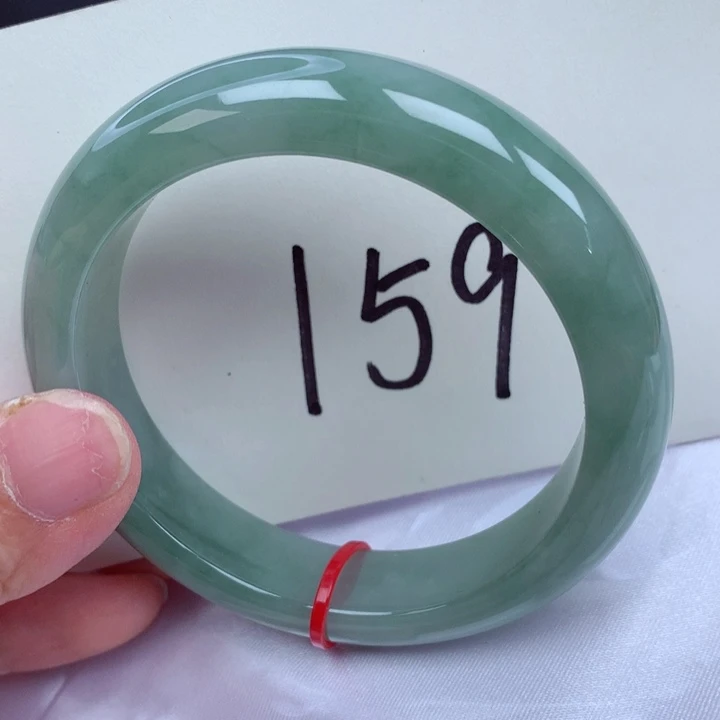 翡翠手镯未镶嵌翡翠