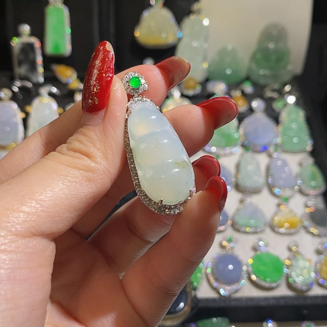 翡翠颈饰银S925镶嵌由*天然翡翠