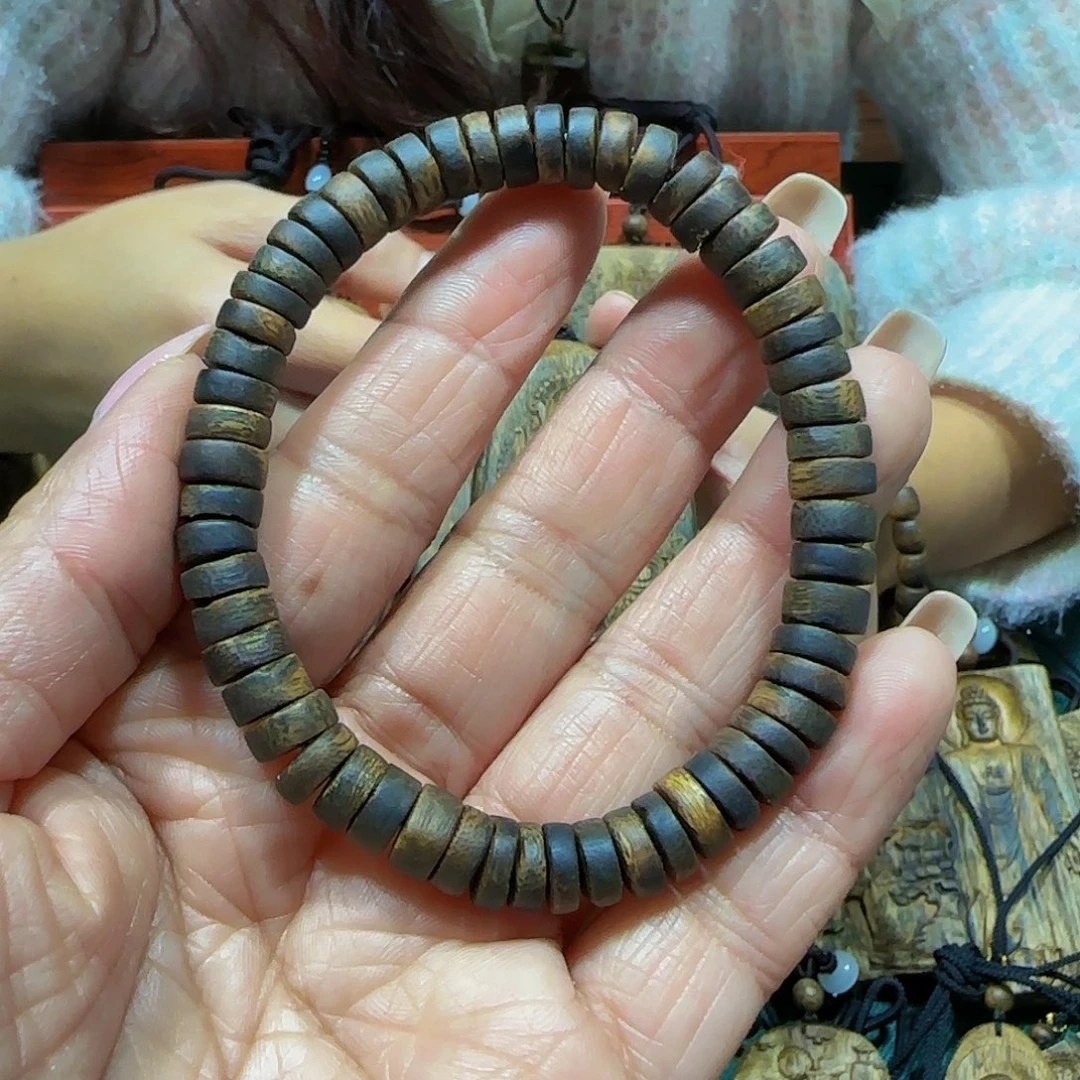 沉香手串汪****船海南白奇乌身老料算盘珠8克多样性发