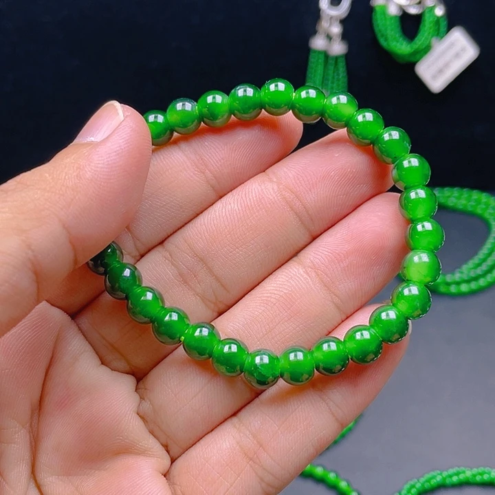 颈饰未镶嵌翡翠A货卡7