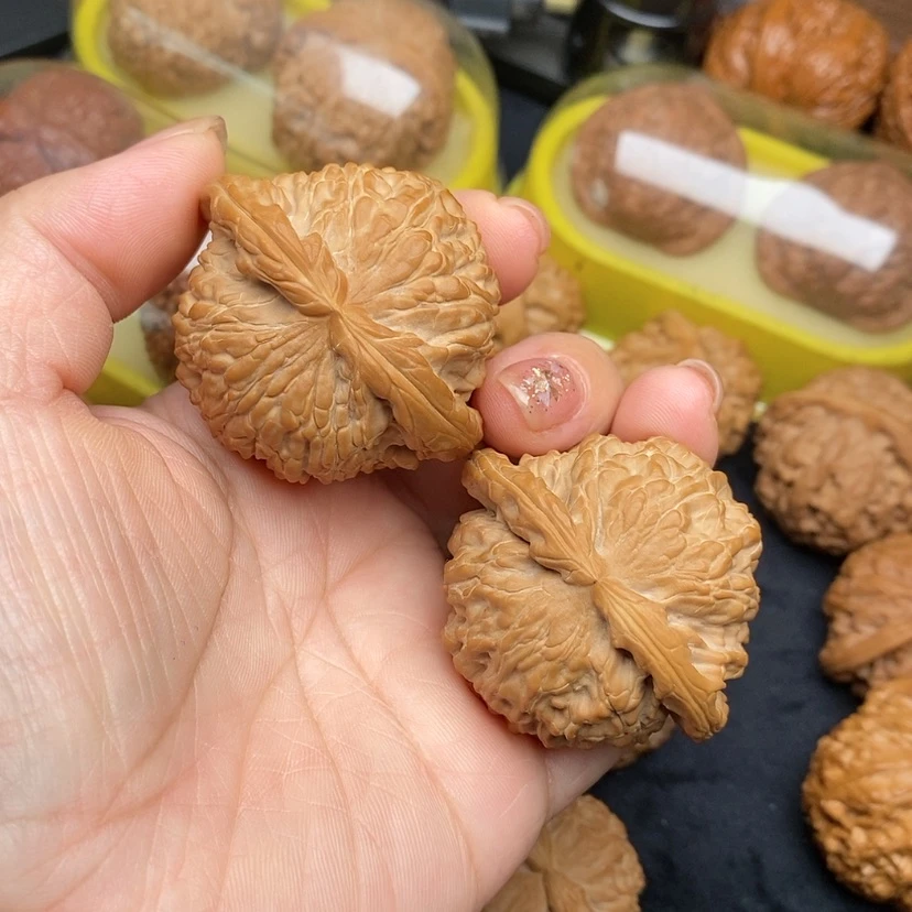 【闪购商品】桃核把件用****6白狮子48修