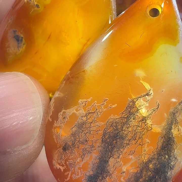 用***0玛瑙/玉髓未镶嵌颈饰