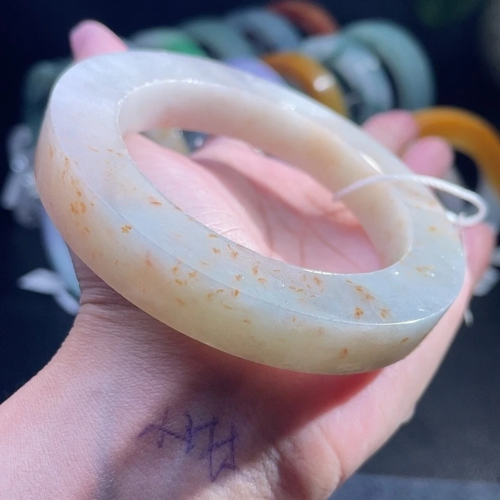 定制翡翠未镶嵌翡翠手镯