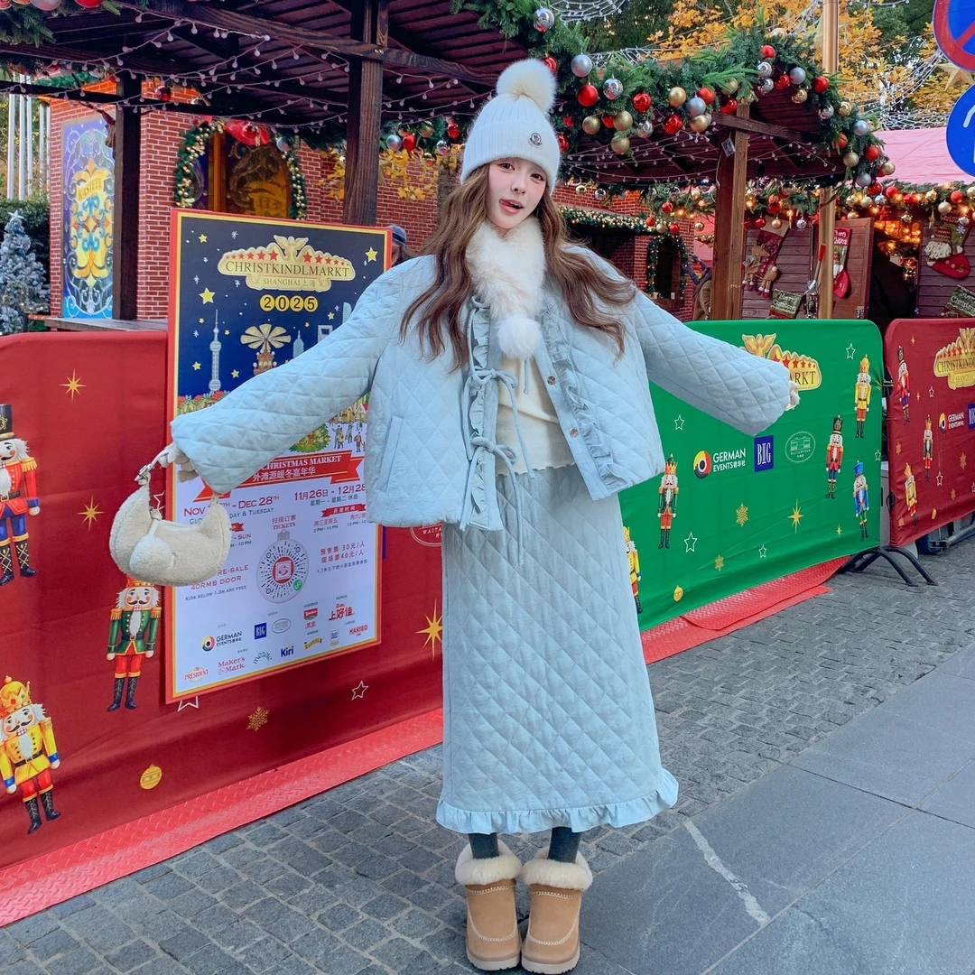 蓝色菱格羽绒服上衣半身裙两件套女2025年冬季新款巨好看减龄套装