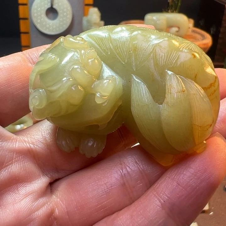 和田玉（糖玉）颈饰未镶嵌发**子