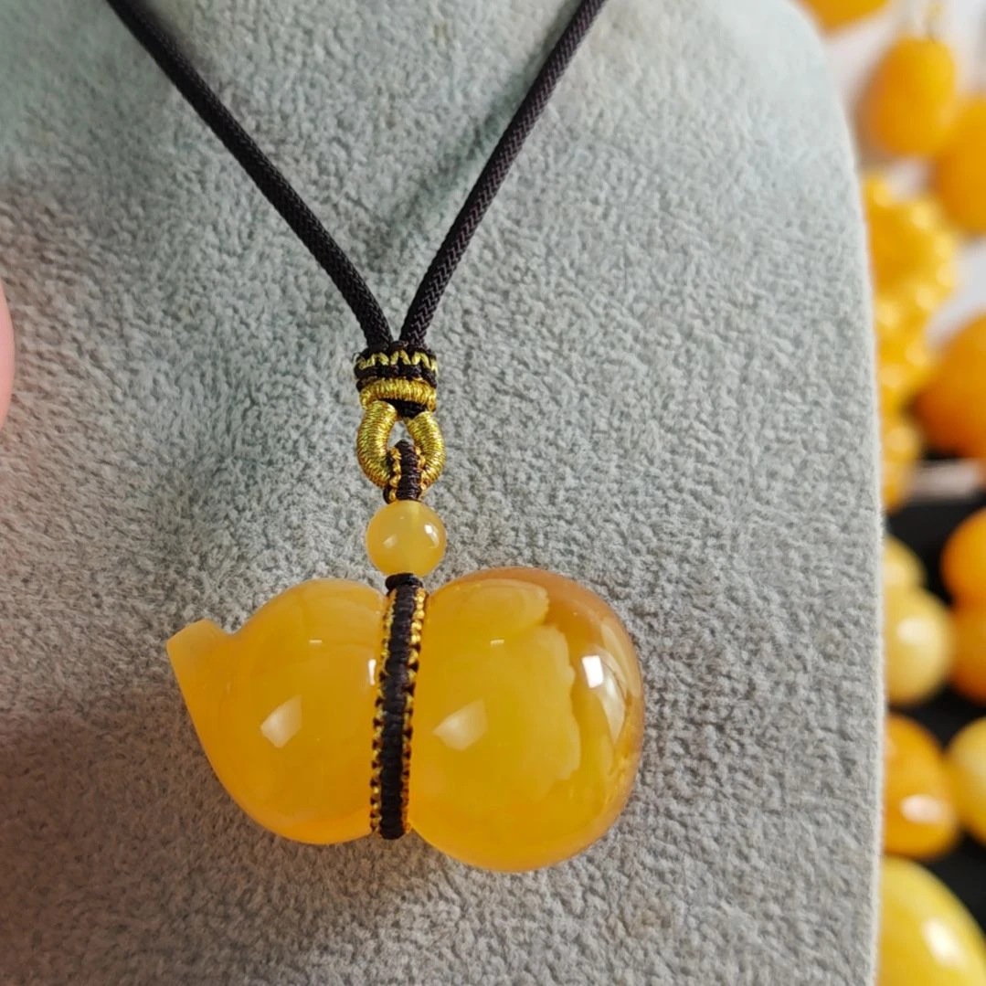 蜜蜡吊坠(赠链)未镶嵌