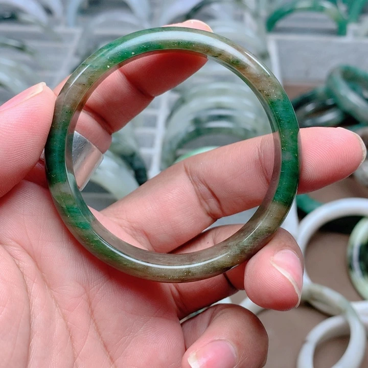 独山玉未镶嵌手镯55