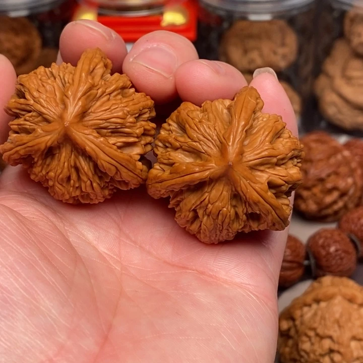 文玩核桃吊坠寳*虎头奔