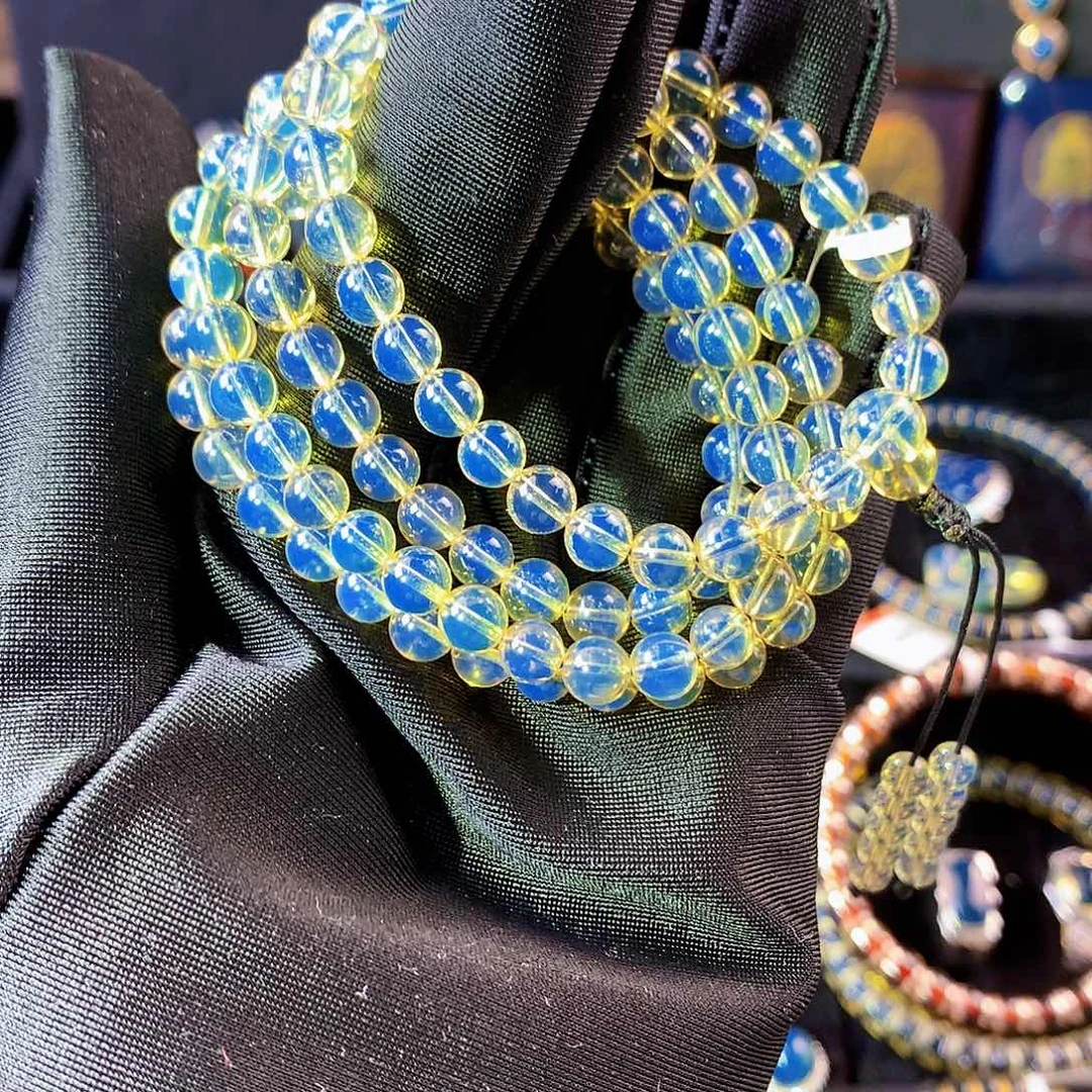 琥珀珠宝奇石未镶嵌莫**丶