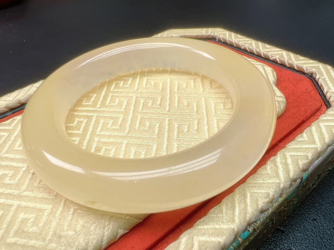 手镯Q831藏收气质百搭款