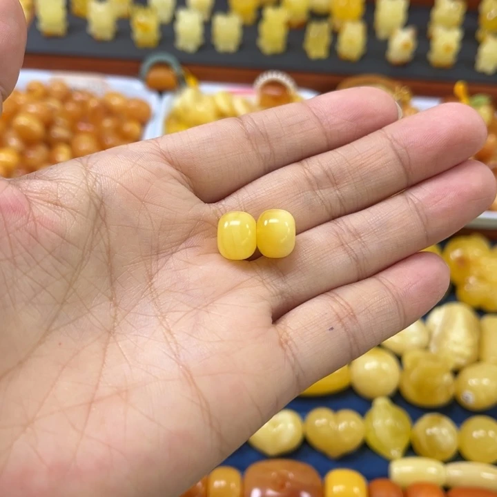 琥珀未镶嵌裸石卡11墩墩一对