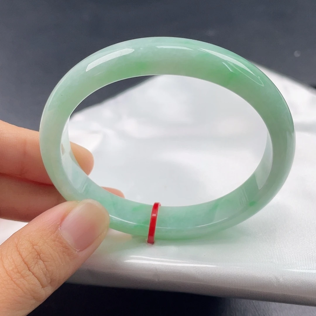 翡翠未镶嵌手镯（贵妃镯）5657贵妃