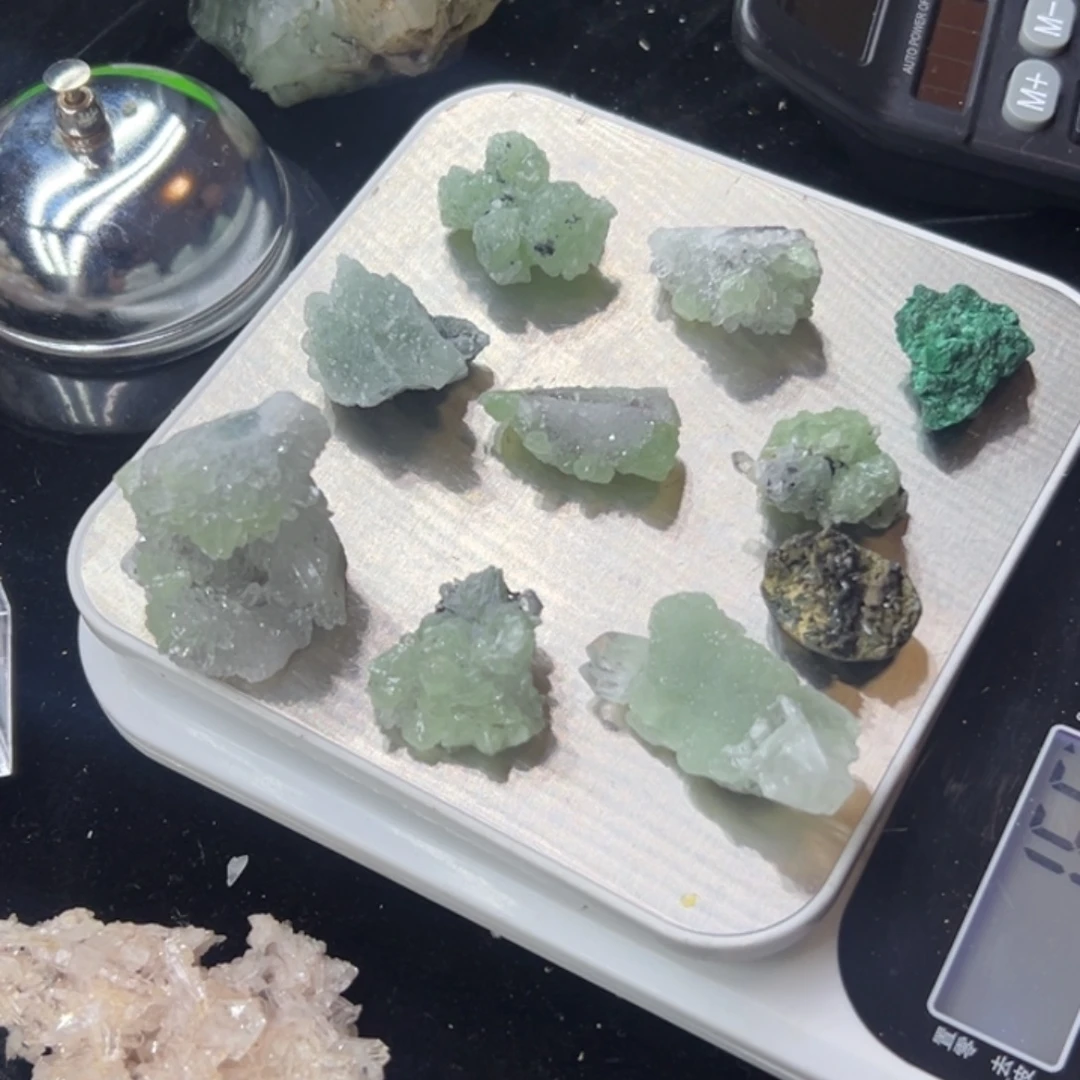 颜***颜未镶嵌水晶珠宝半成品