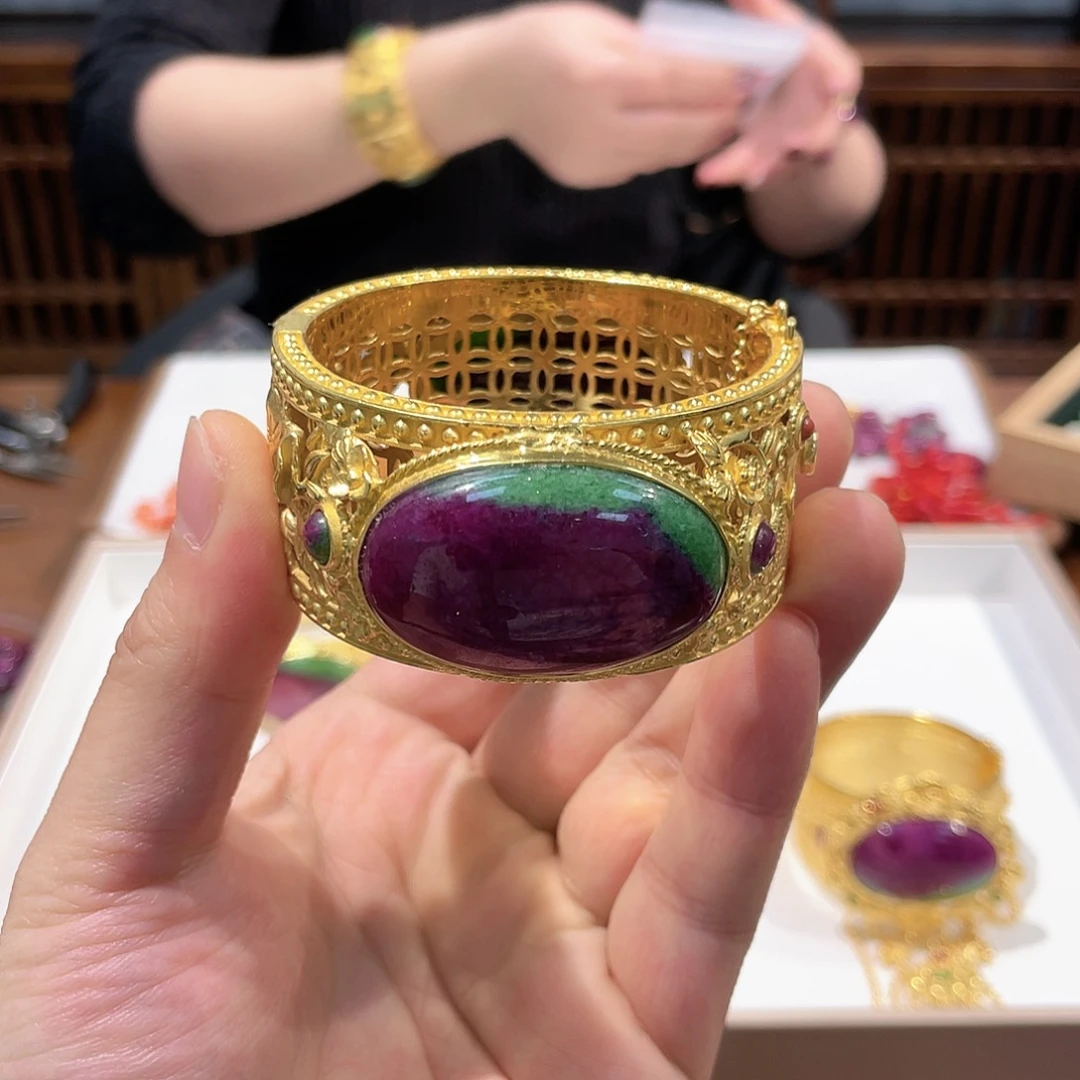 锦纶铁合金手镯红宝