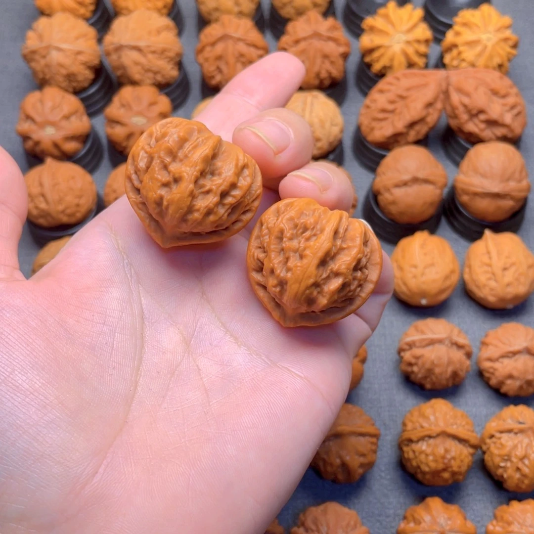 球****核桃文玩把件粗筋桃心