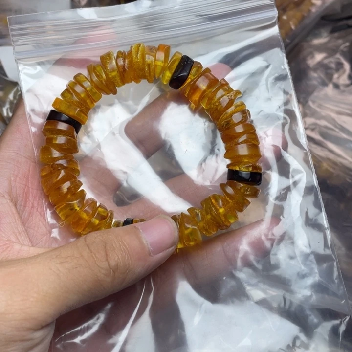 未镶嵌琥珀珠宝奇石