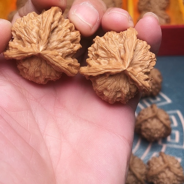 文玩核桃吊坠一图一物