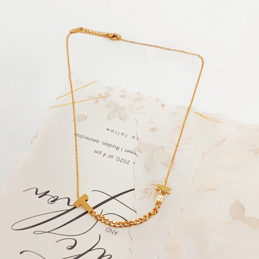 钛钢项链 R025高级感字母新款锁骨链