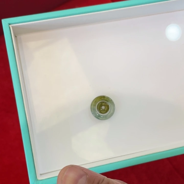 翡翠未镶嵌颈饰子母扣