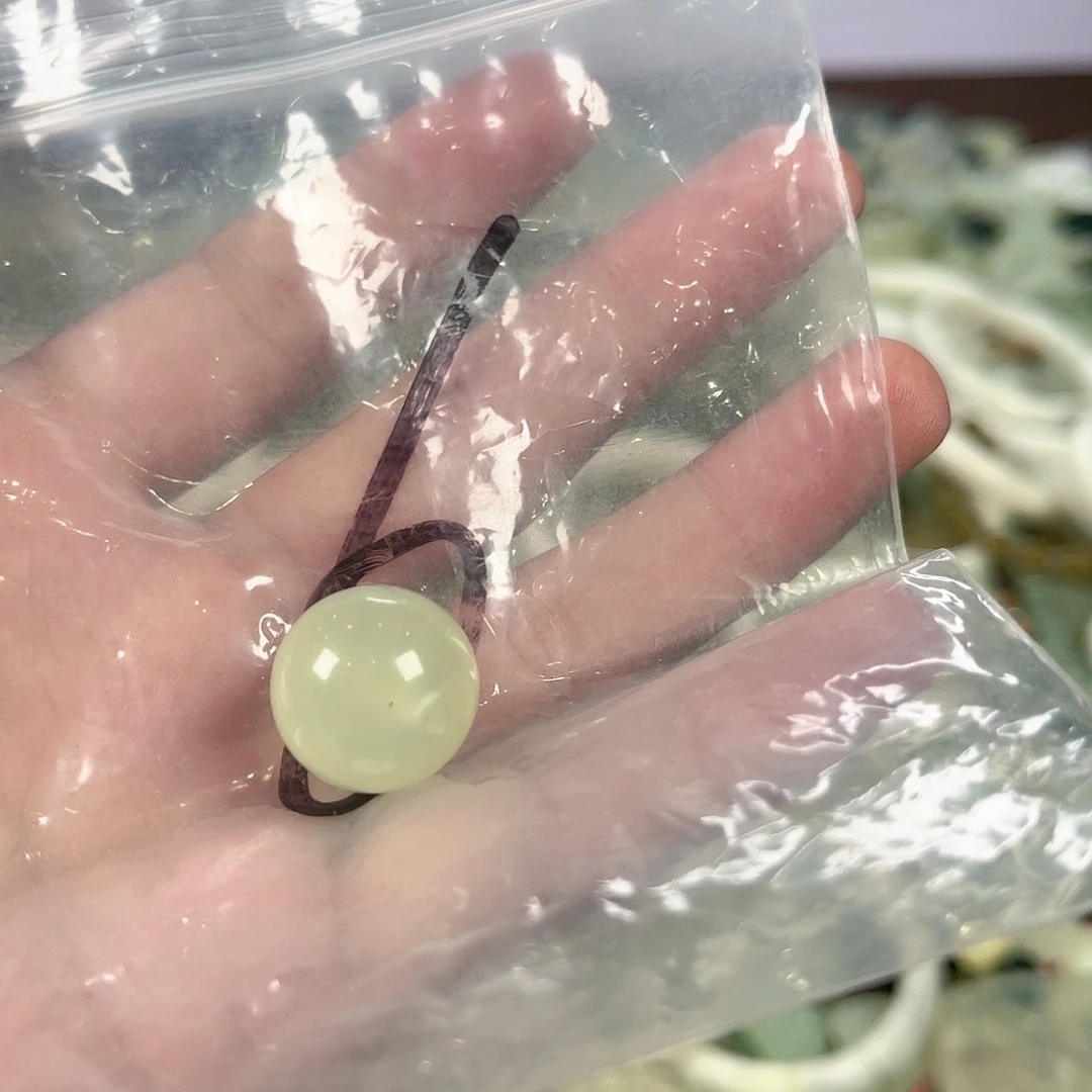【闪购商品】蛇纹石玉未镶嵌岫玉麻*烫