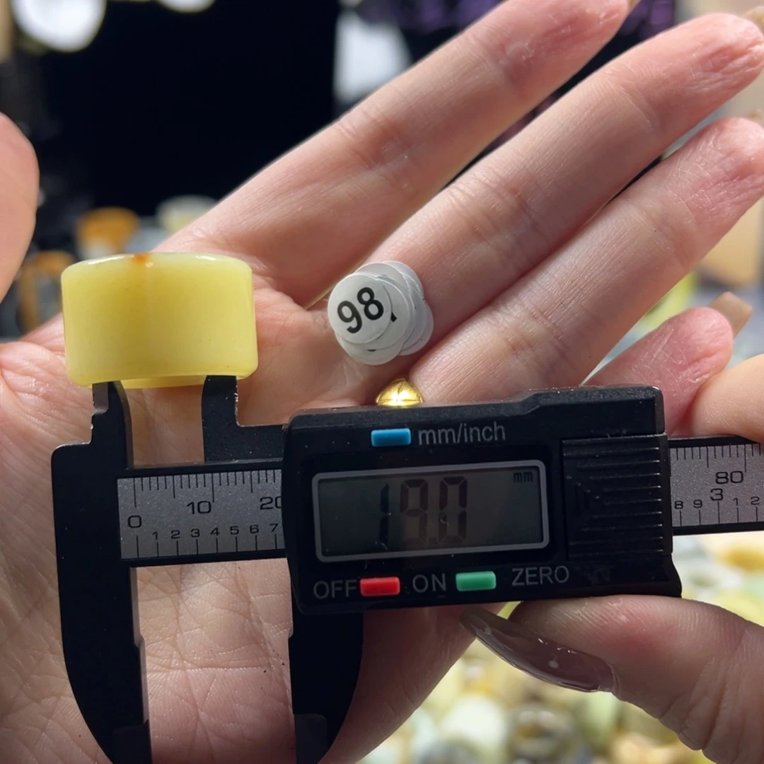 蛇纹石玉未镶嵌戒指