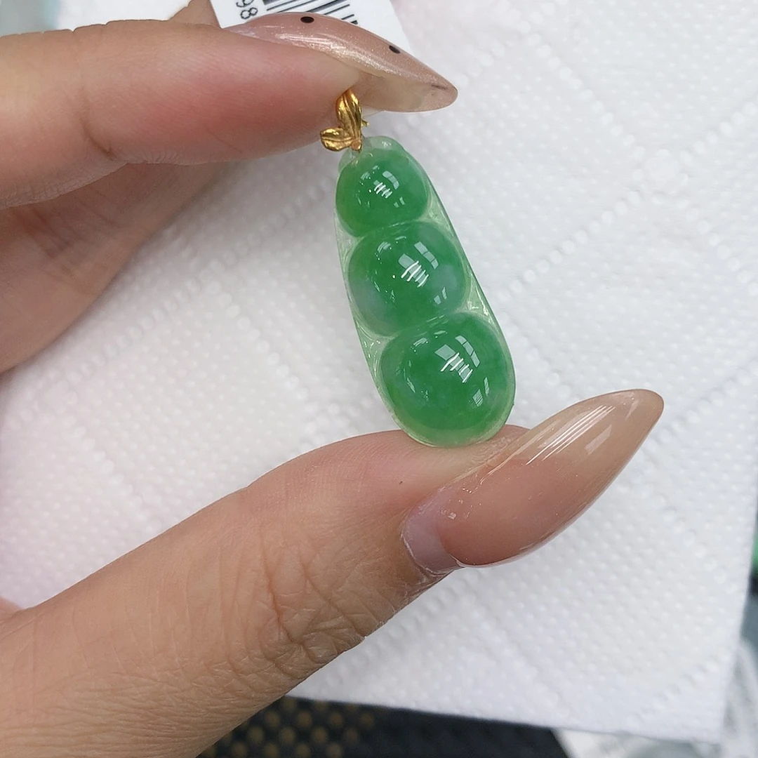 颈饰18K金镶嵌翡翠