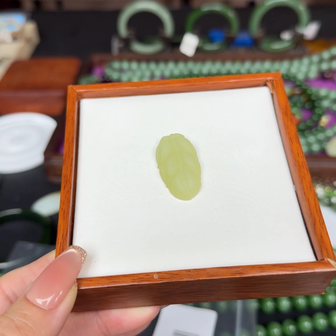 芋***紙和田玉未镶嵌吊坠(不含链)