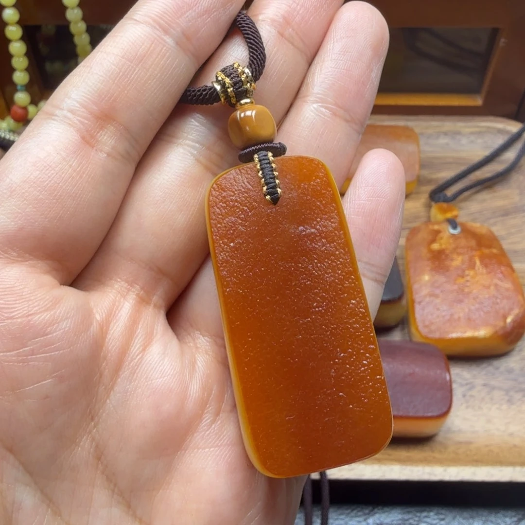 未镶嵌吊坠(赠链)琥珀