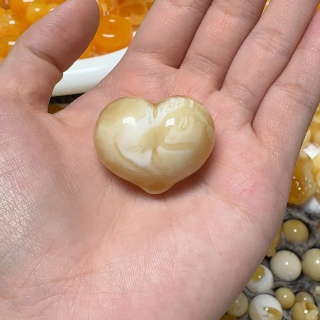 琥珀未镶嵌裸石蜜蜡屁桃