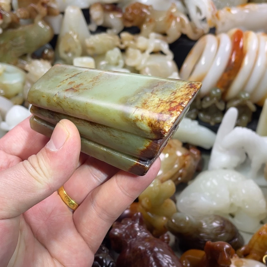 和田玉未镶嵌把件