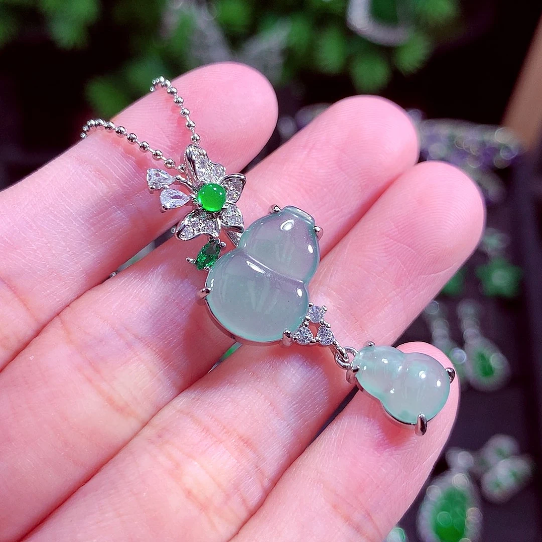 颈饰未镶嵌翡翠天然