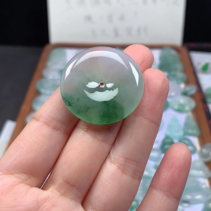 颈饰未镶嵌翡翠冰种飘花大平安扣