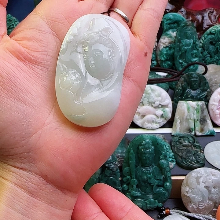 未镶嵌独山玉颈饰