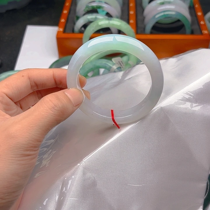 翡翠未镶嵌手镯5556.  96