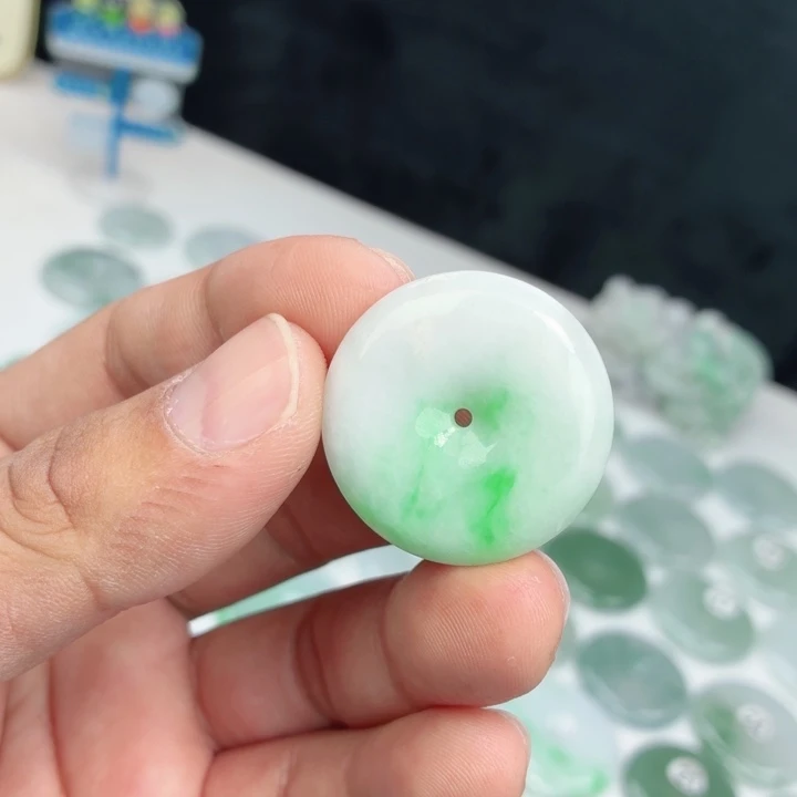 翡翠未镶嵌颈饰缅甸天然A货翡翠30-6.0