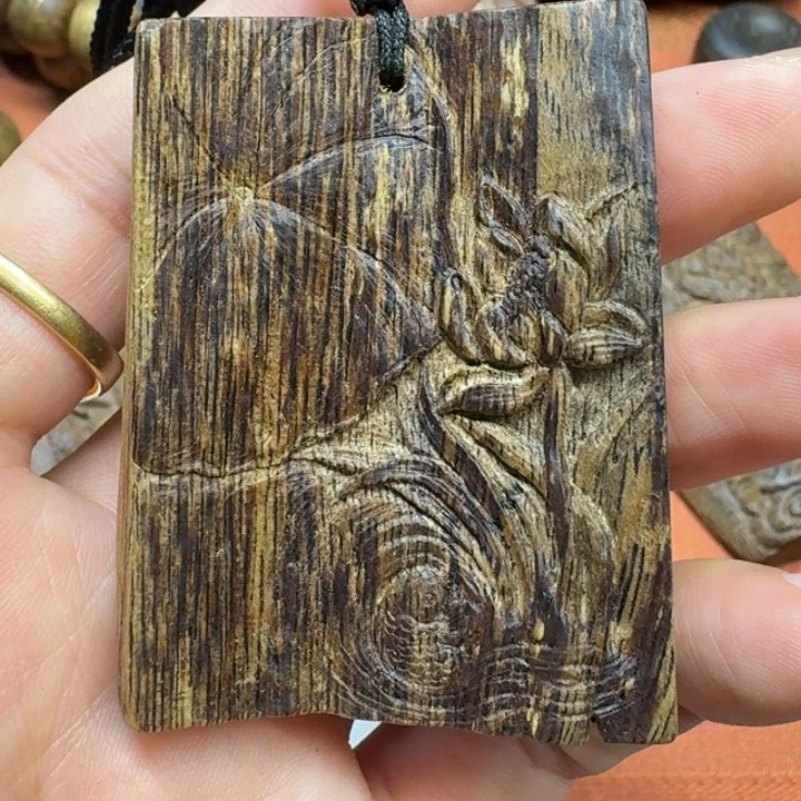 沉香吊坠馨安居沉香定制款