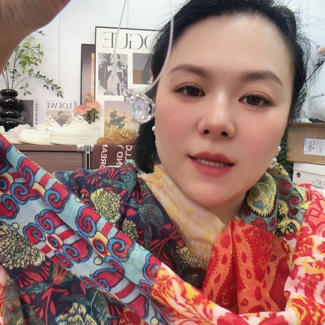 在家闲逛呢就喜欢上我