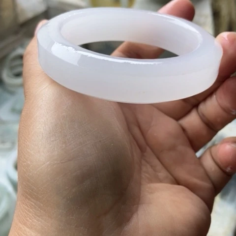 石英质玉（金丝玉）手镯未镶嵌黄****9加工定制