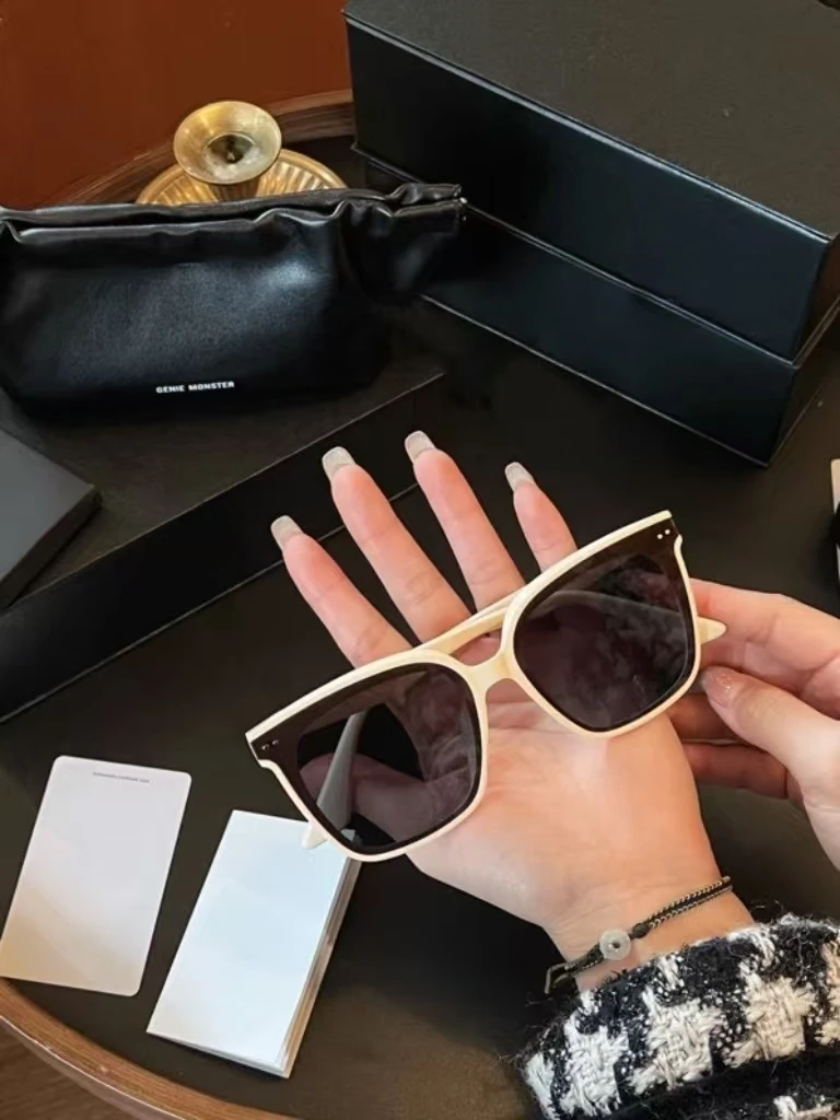 9692号百搭潮流简约时尚墨镜（预）