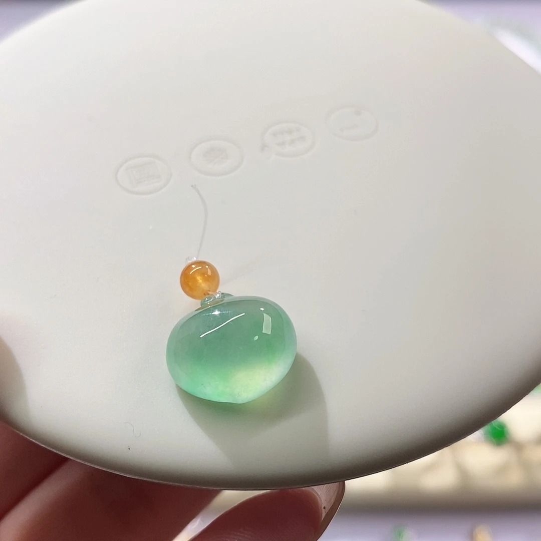 翡翠裸石阳绿冰桃子