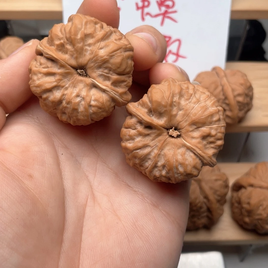 留***华文玩核桃吊坠38尺蛤蟆头78