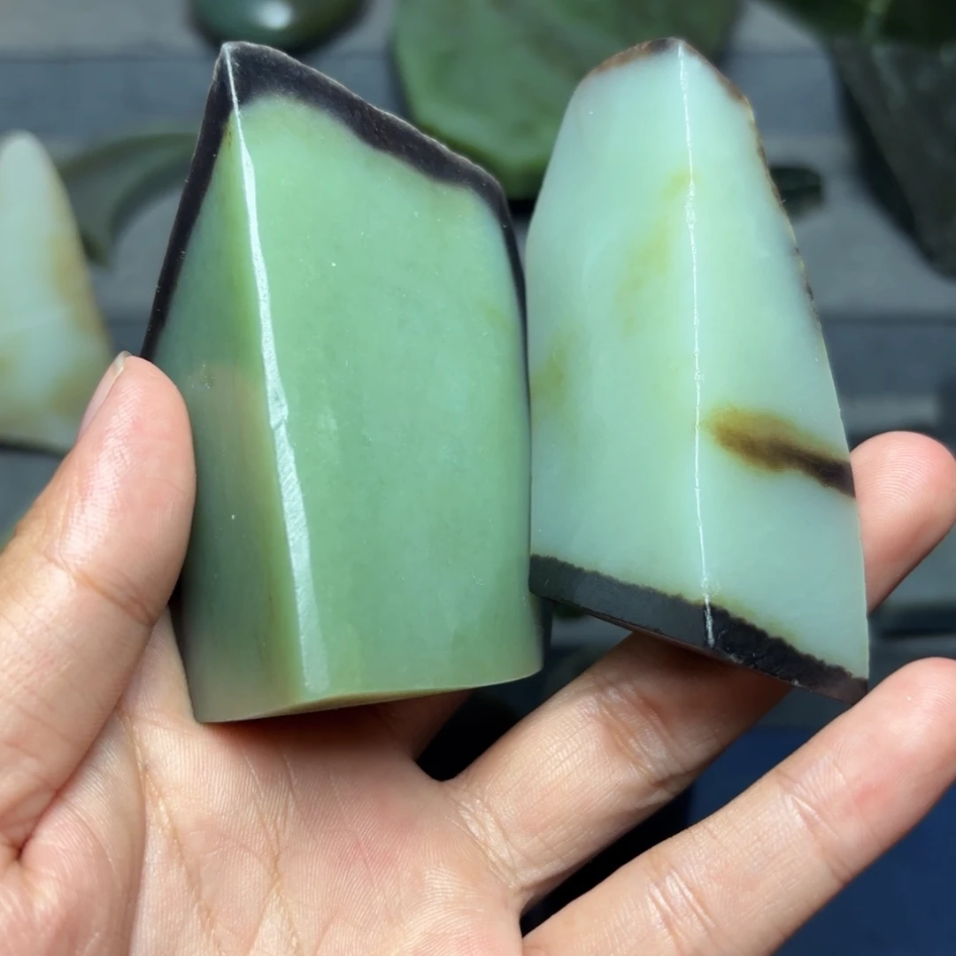 若***农和田玉（糖玉）未镶嵌珠宝奇石