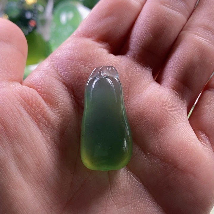 未镶嵌蛇纹石玉颈饰