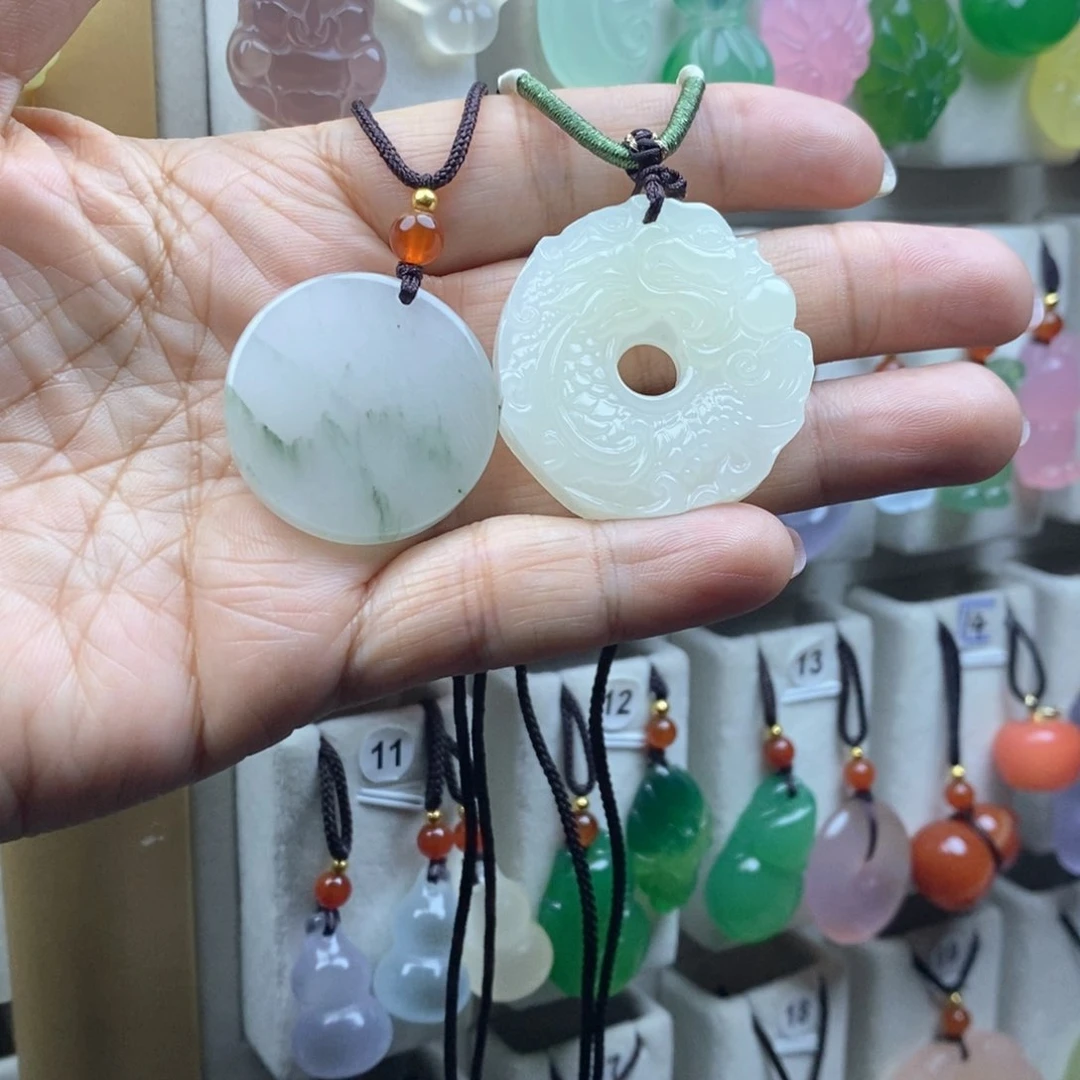 颈饰未镶嵌石英质玉（金丝玉）Y****ಣ