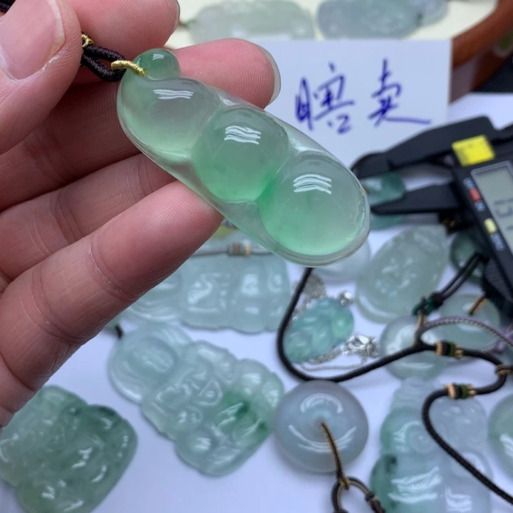 尹***柜一物一图，豆子吊坠